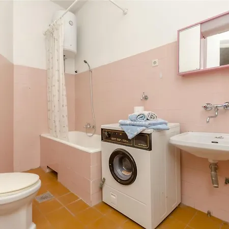 Apartamento And Ive Vodice